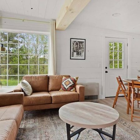 Charming & Freshly Restored Farmhouse 1 Mile From Center Of Stowe Exteriör bild
