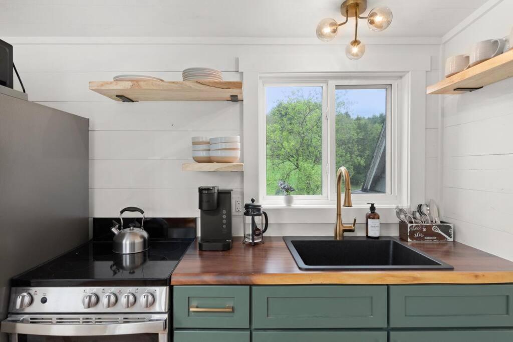 Charming & Freshly Restored Farmhouse 1 Mile From Center Of Stowe Exteriör bild