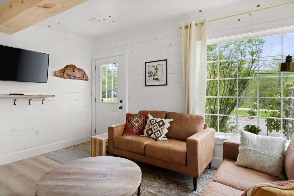 Charming & Freshly Restored Farmhouse 1 Mile From Center Of Stowe Exteriör bild